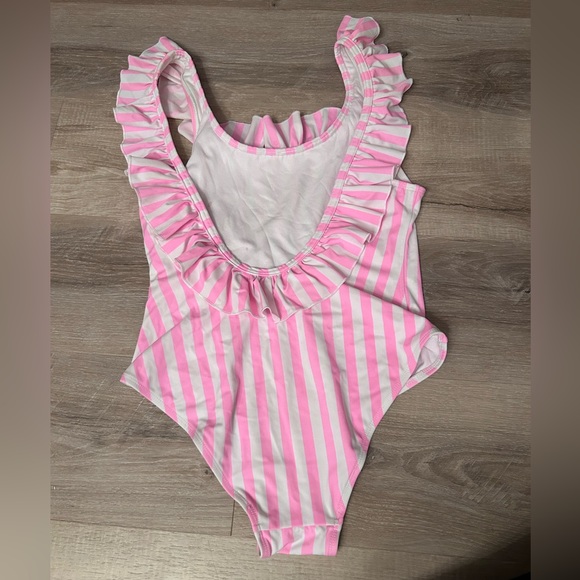 Imagine Perry One Piece - Picture 2 of 3